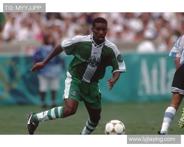 受伤阴影下的足球巨星：从辉煌巅峰到痛苦挣扎的心路历程